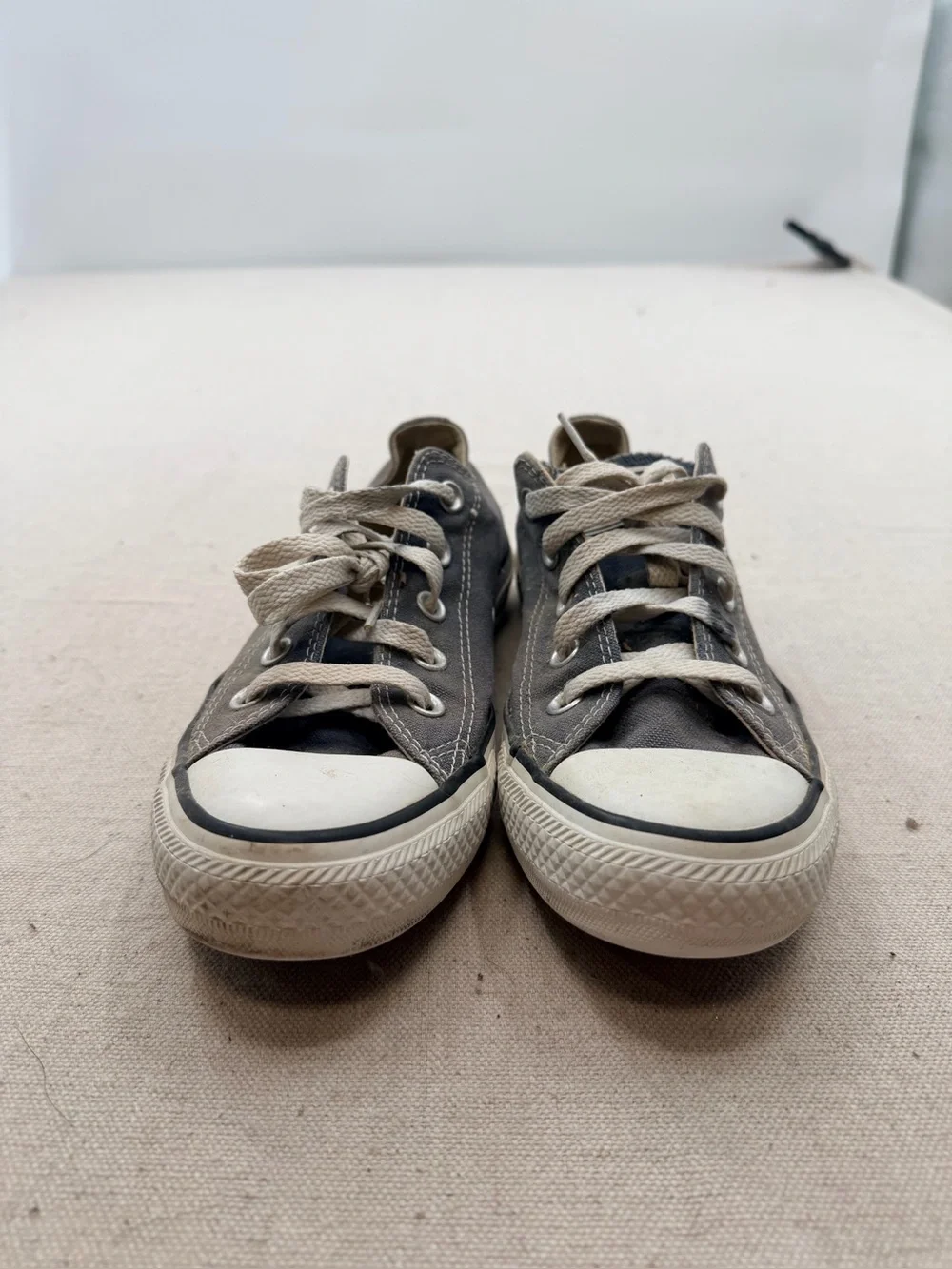 Converse  Low Top Sneakers in Gray and White
